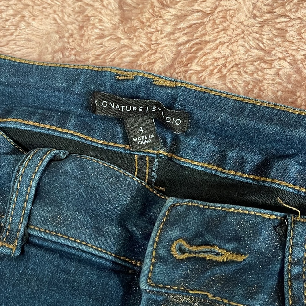 SIGNATURE STUDIOS JEANS - Picture 2 of 3